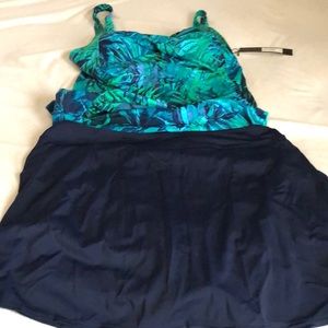 NWT 2 piece swimsuit